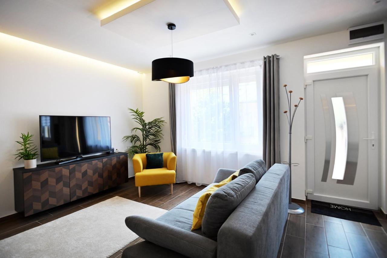 Zora Apartman Eger Exterior photo
