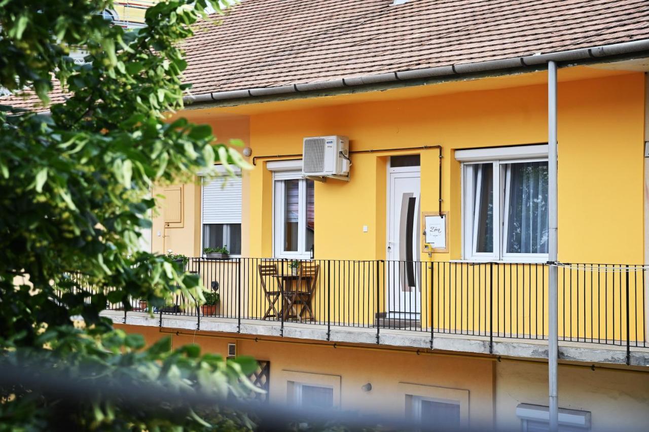 Zora Apartman Eger Exterior photo